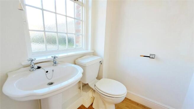 Cloakroom/Wc