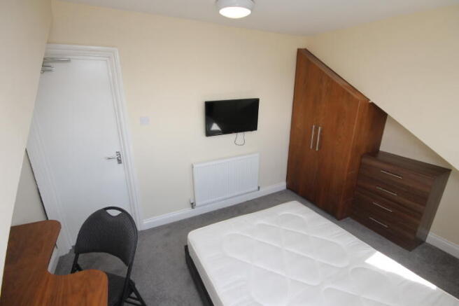 5 bed Terraced to rent Image 4