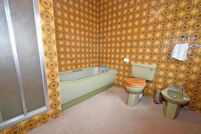 En-Suite Bathroom