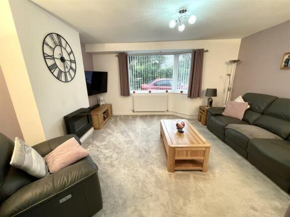 LOUNGE :