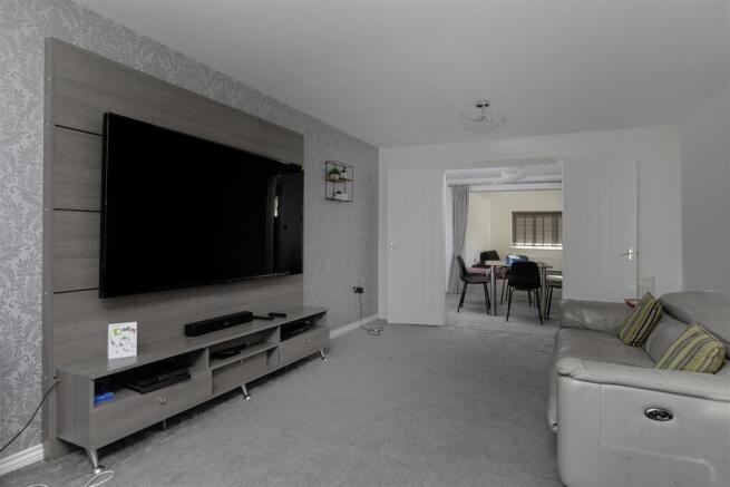 4 bed Detached for sale Image 6