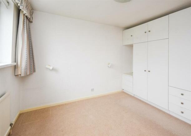 10 Ashley Gardens - Bedroom 2.jpg