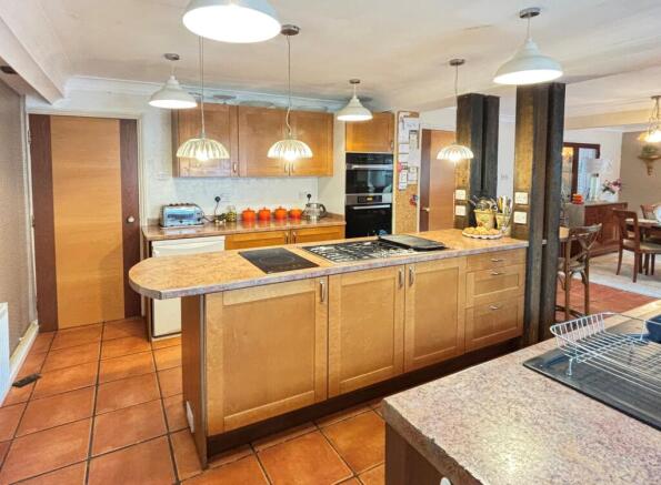 Kitchen/lounge8