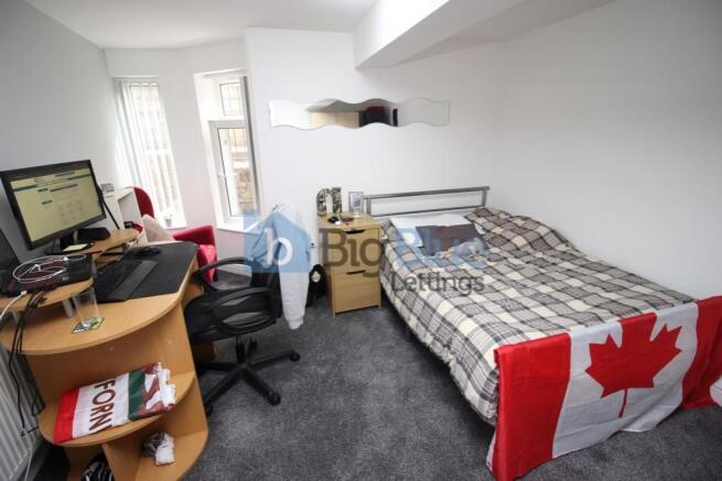 3 bed House Share to rent Image 6