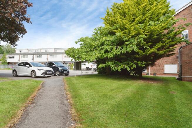 2 bed Apartment for sale Image 9