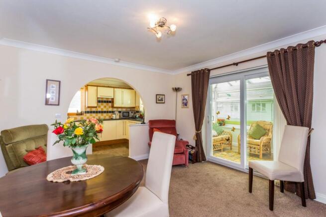 dining room / lounge