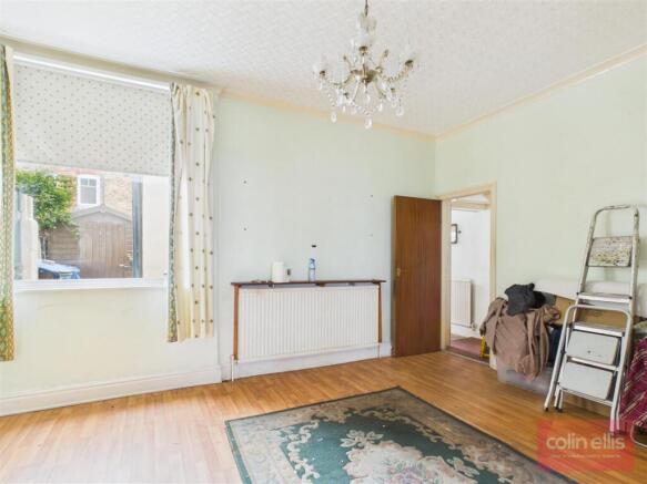 4 bed Semi-Detached for sale Image 5