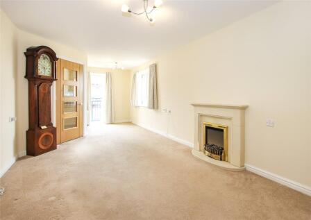 Avenue Road, Lymington, Hampshire, SO41