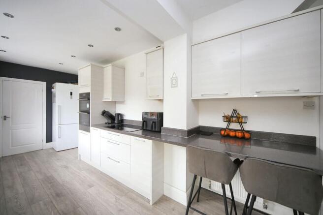 4 bed Semi-Detached for sale Image 11