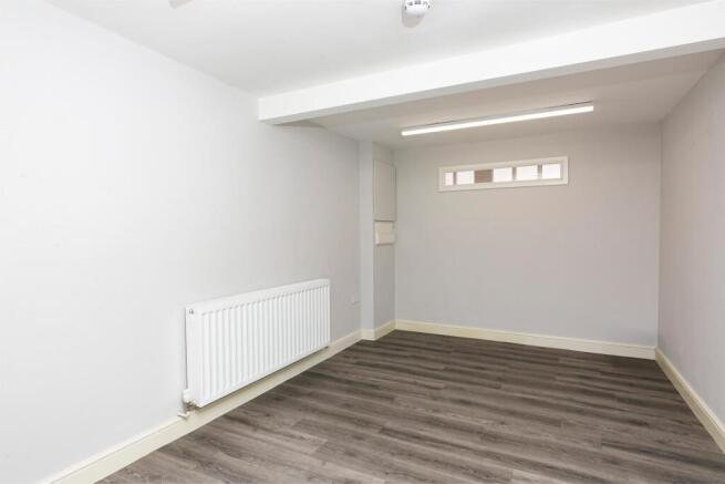 4 bed House for sale Image 7
