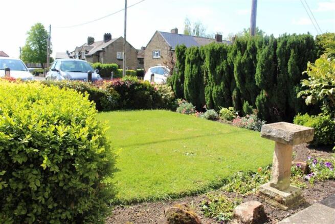 FRONT GARDEN