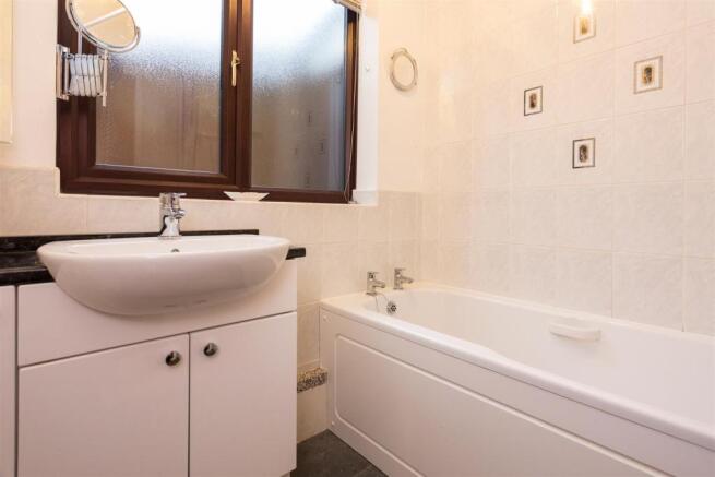 Bathroom.jpg