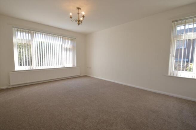 2 bed Terraced to rent Image 4