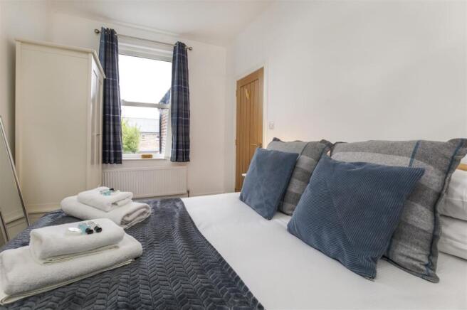 3 bed Terraced to rent Image 11