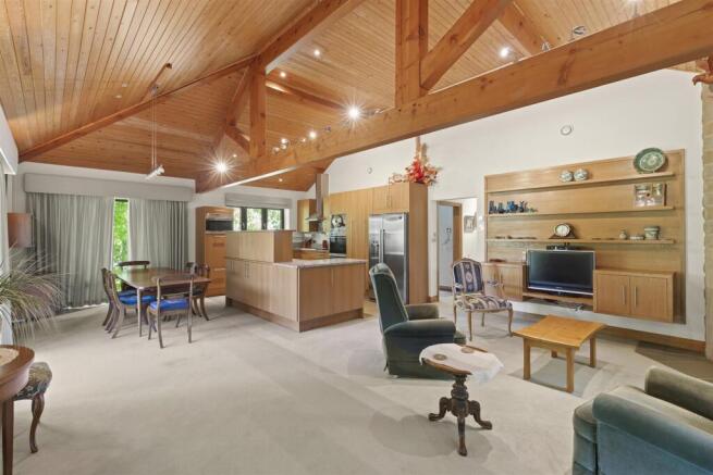 3 bed Detached Bungalow for sale Image 5