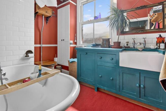 4 bed Terraced for sale Image 11