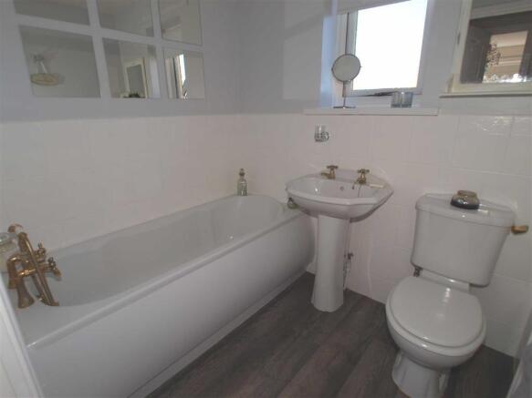 Bathroom/w.c.