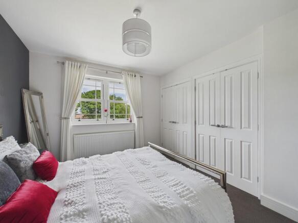 5 bed Detached for sale Image 10