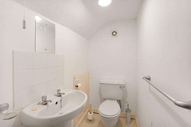 4 bed Semi-Detached Bungalow for sale Image 11