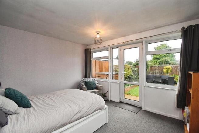 3 bed Semi-Detached Bungalow for sale Image 8