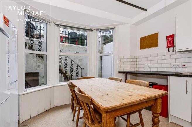 Kitchen / Living Room