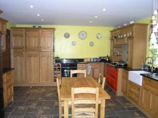 KITCHEN/BREAKFAST