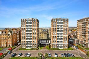 62, 18 19 Ashley Court, Grand Avenue, Hove BN3 2NL