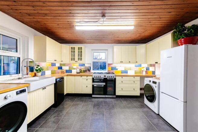 Kitchen /