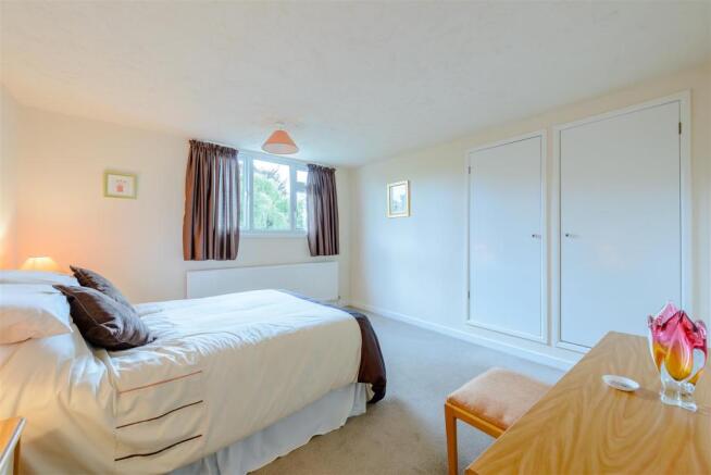 8429480-interior22.jpg