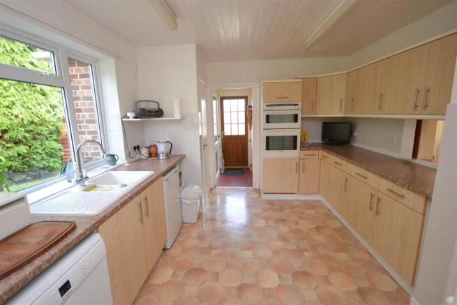 Kitchen1.jpg