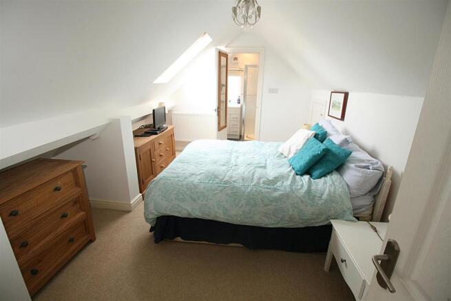 bedroom2.JPG