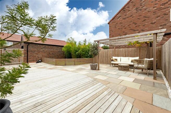 4 bed Detached for sale Image 8