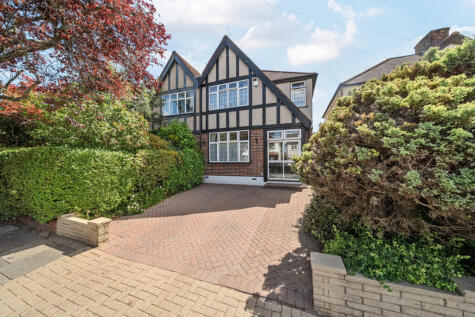 Greenway, Chislehurst, BR7