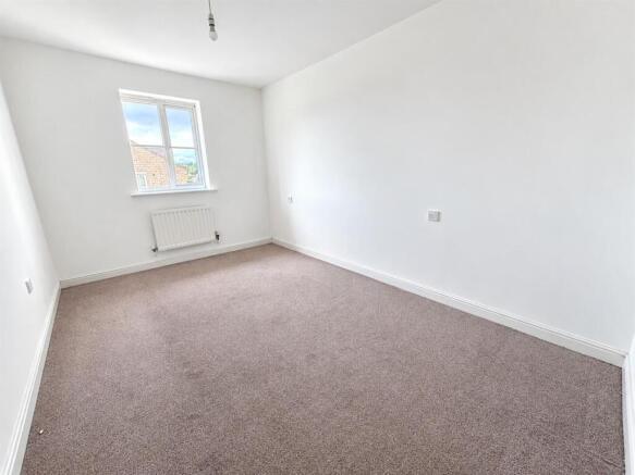 Farfield Rise, Brighouse HD6 4FG photo 4