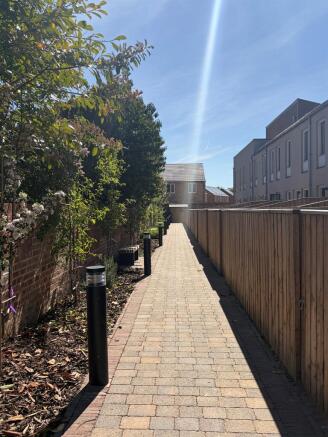 3 bed Terraced for sale Image 10