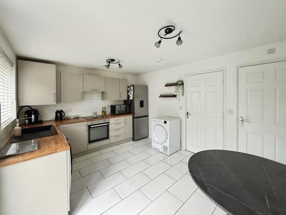 c33a29c3-WhatsApp...