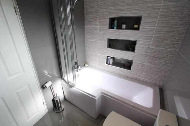 3 bed Semi-Detached to rent Image 11