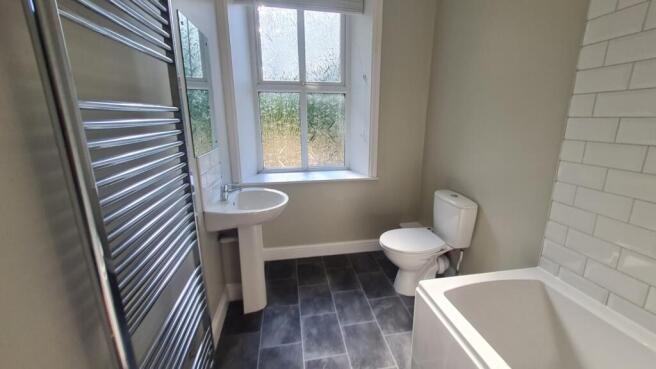 4 bed Terraced to rent Image 11