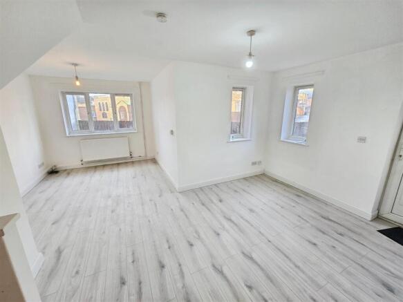 Higham-Road-Prime-Choice-DiningRoom.jpg