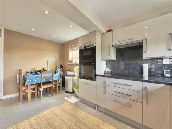 3 bed Detached Bungalow for sale Image 5