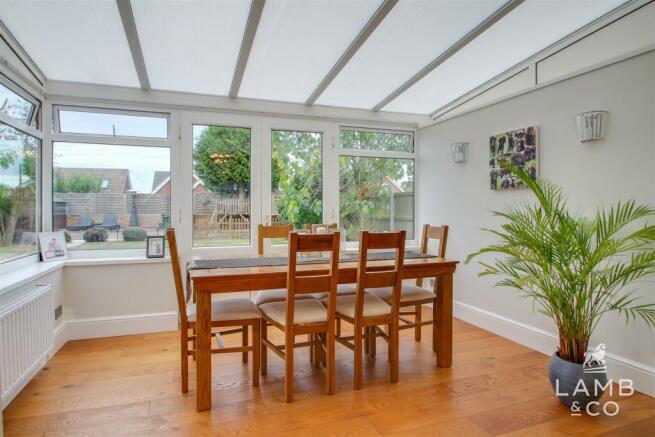 DINING ROOM:
