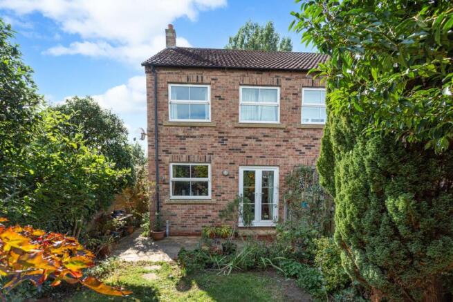3 bed Semi-Detached for sale Image 12