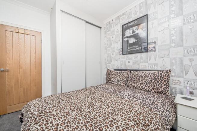 4 bed Terraced for sale Image 9