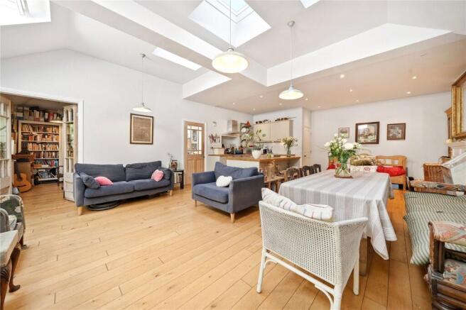 Kitchen/Dining