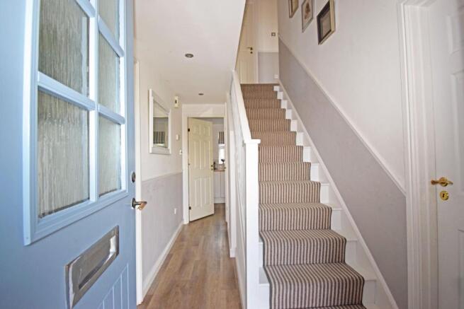 8 Dugard Way, hall.jpg