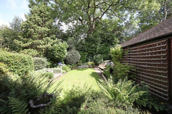 Brochure - Rear Garden