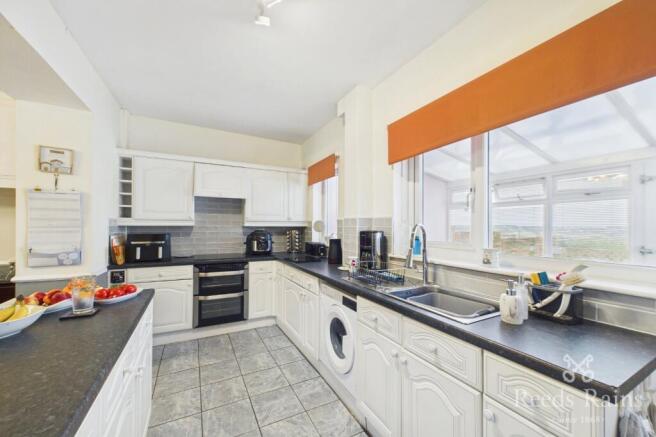 3 bed Terraced for sale Image 7