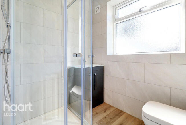 4 bed Semi-Detached for sale Image 8