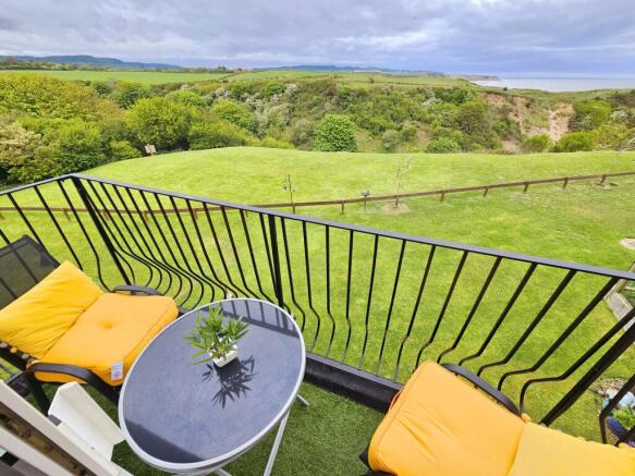 2 bed Flat for sale Image 4