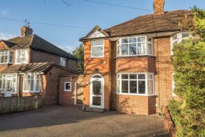 8, Mead Way, Hayes, Bromley BR2 9EW